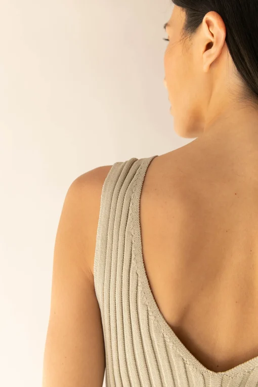 RIB-KNIT V-NECK TANK