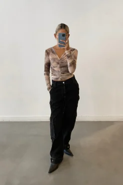 RUCHED FRONT MESH TOP