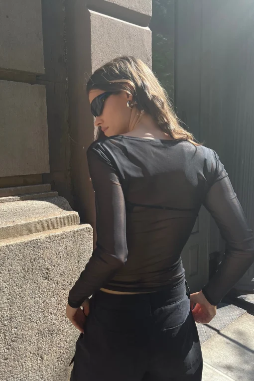 RUCHED FRONT MESH TOP