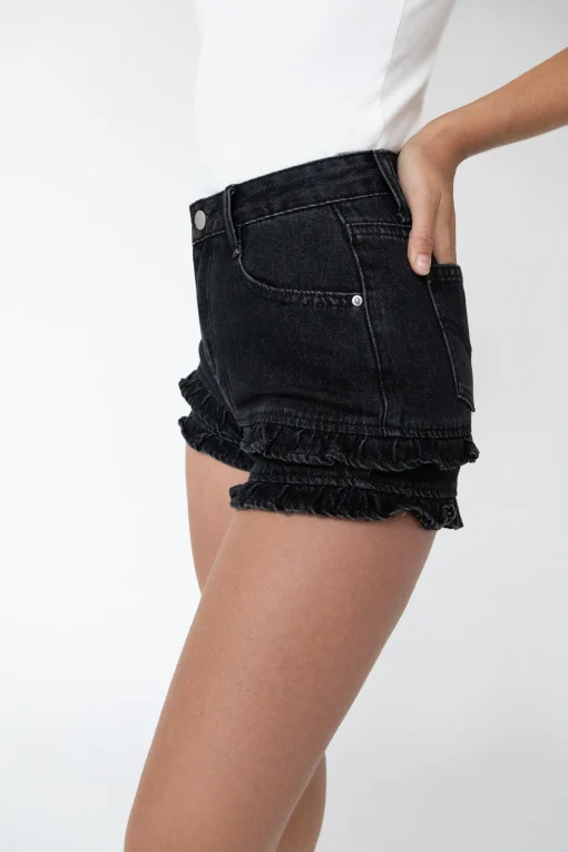 RUFFLE DENIM SHORT