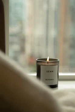 SCENTED CANDLE