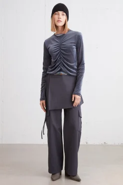SHINY TOP WITH FRONT GATHER DETAIL