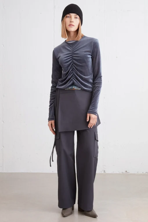 SHINY TOP WITH FRONT GATHER DETAIL