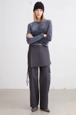 SHINY TOP WITH FRONT GATHER DETAIL