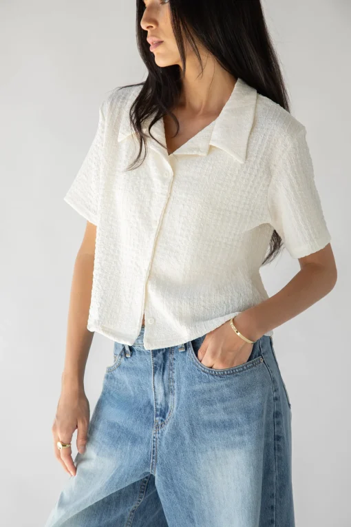 SHORT SLEEVE CRINKLE BUTTON UP