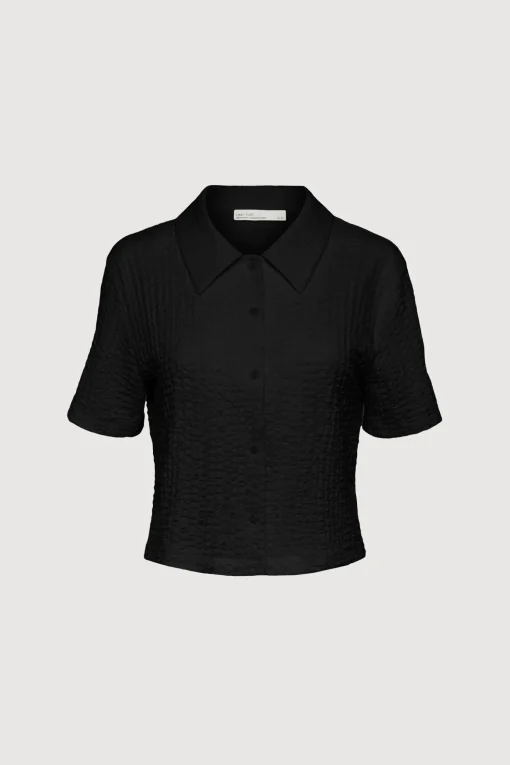 SHORT SLEEVE CRINKLE BUTTON UP