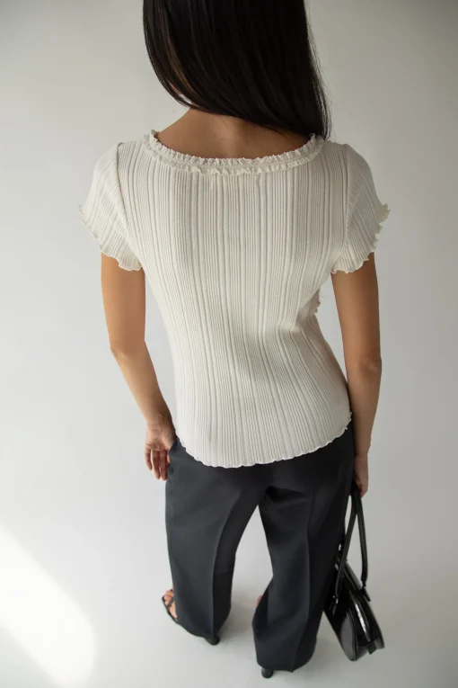 SHORT SLEEVE TOP WITH LACE V-NECKLINE