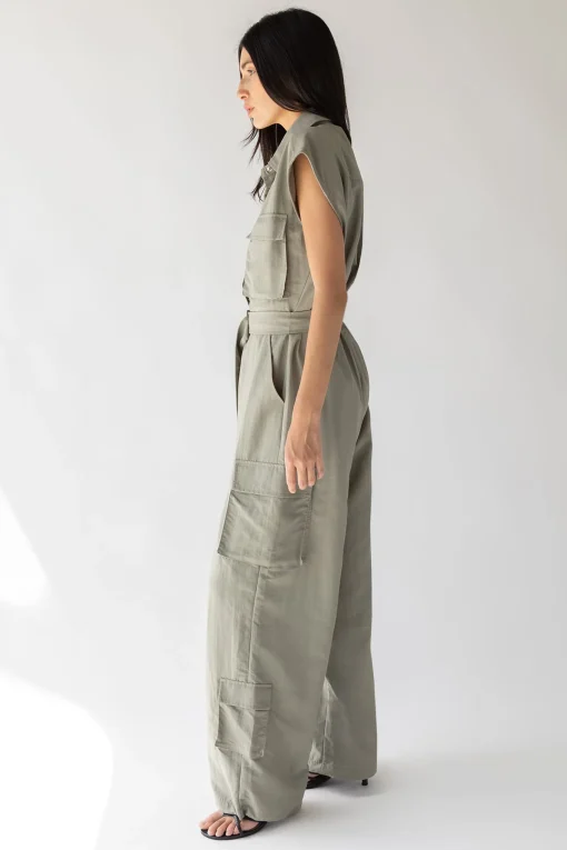 SLEEVELESS CARGO JUMPSUIT