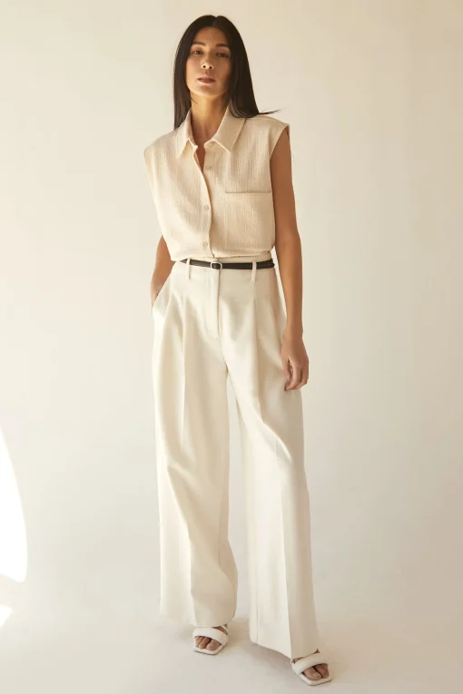 SLEEVELESS OVERSIZED KNIT SHIRT