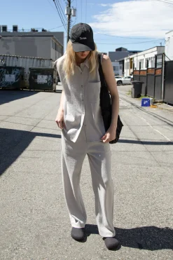 SLEEVELESS OVERSIZED KNIT SHIRT