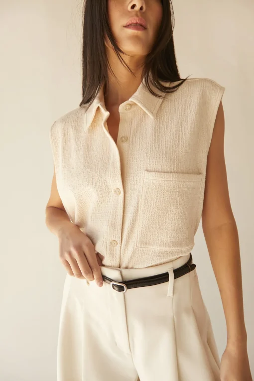 SLEEVELESS OVERSIZED KNIT SHIRT