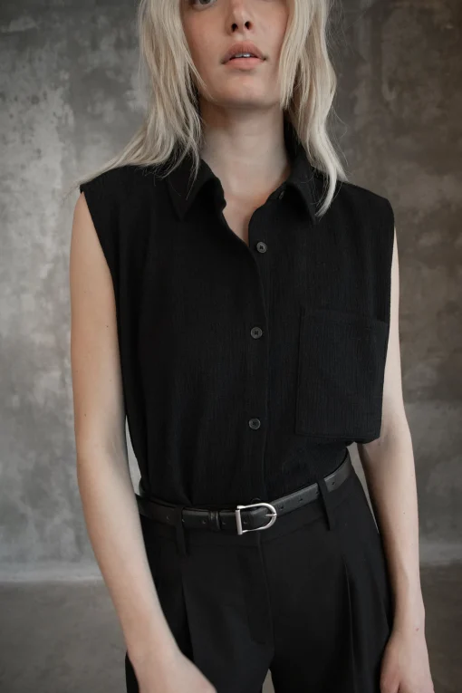 SLEEVELESS OVERSIZED KNIT SHIRT