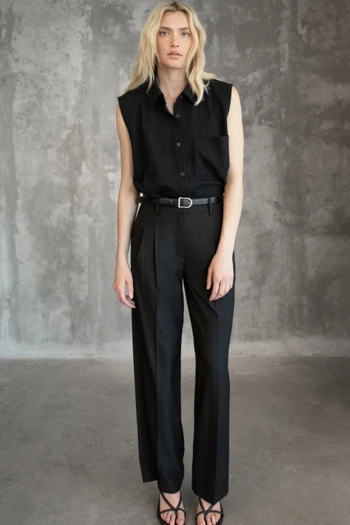 SLEEVELESS OVERSIZED KNIT SHIRT