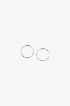 SMALL DAINTY HOOP