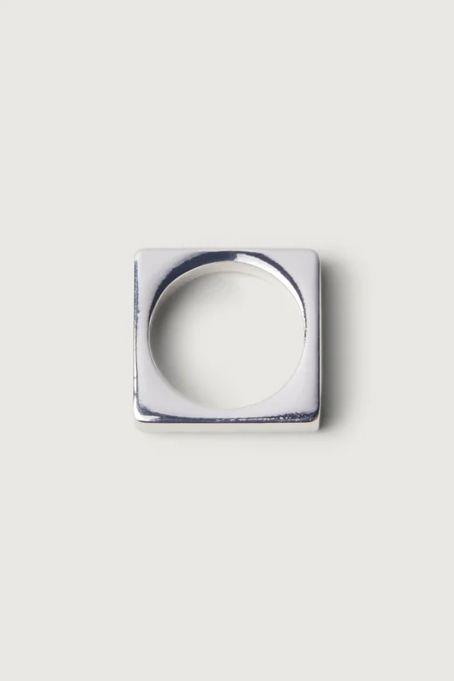 SQUARE RING