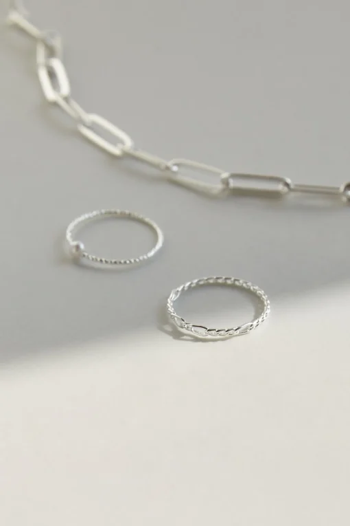 STERLING SILVER RING WITH LINK