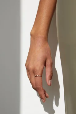 STERLING SILVER RING WITH STONE DETAIL
