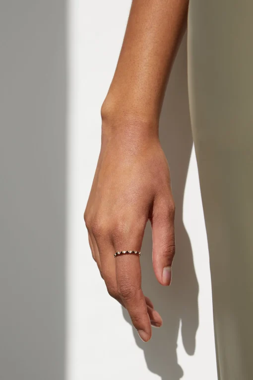 STERLING SILVER RING WITH STONE DETAIL