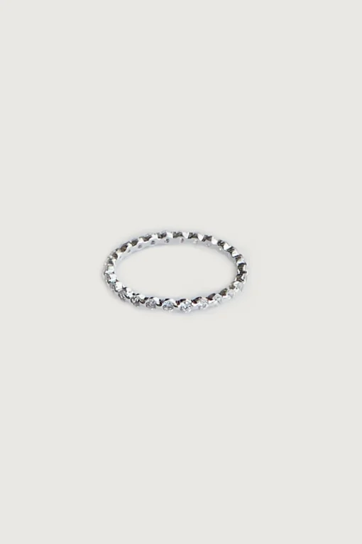 STERLING SILVER RING WITH STONE DETAIL