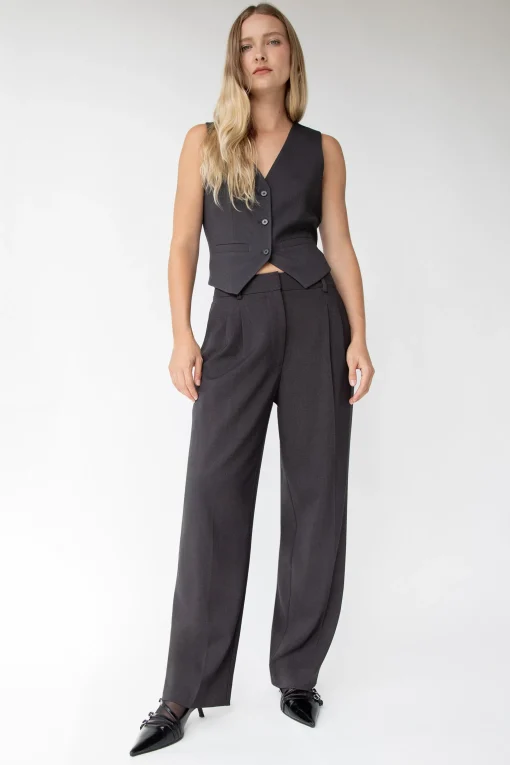 STRAIGHT LEG HIGH-RISE TROUSER