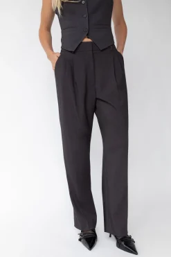 STRAIGHT LEG HIGH-RISE TROUSER