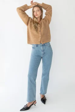 STRAIGHT LEG JEAN