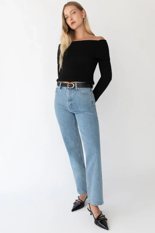 STRAIGHT LEG JEAN