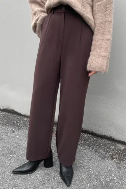STRAIGHT LEG PANTS