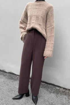 STRAIGHT LEG PANTS