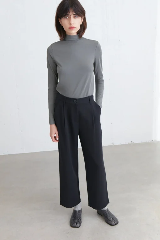 STRAIGHT LEG PANTS