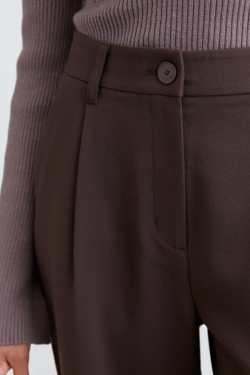 STRAIGHT LEG PANTS