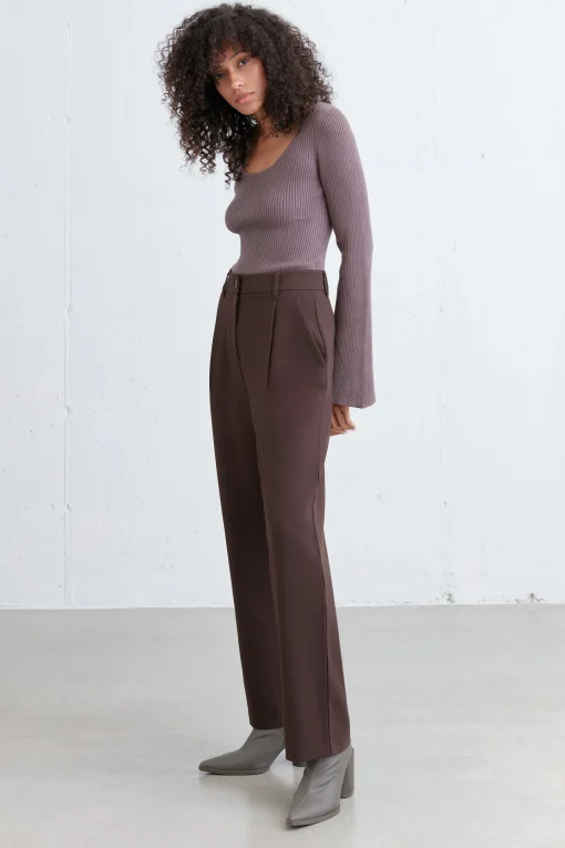 STRAIGHT LEG PANTS
