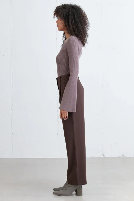 STRAIGHT LEG PANTS