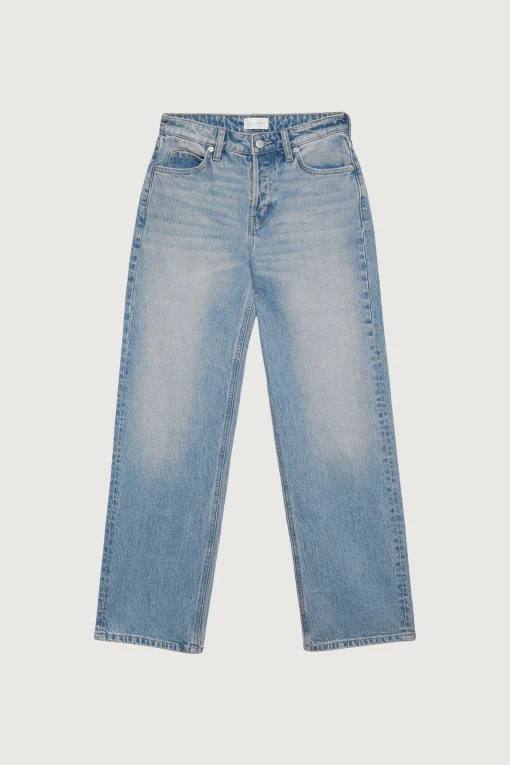 STRAIGHT LEG RELAXED FIT JEAN