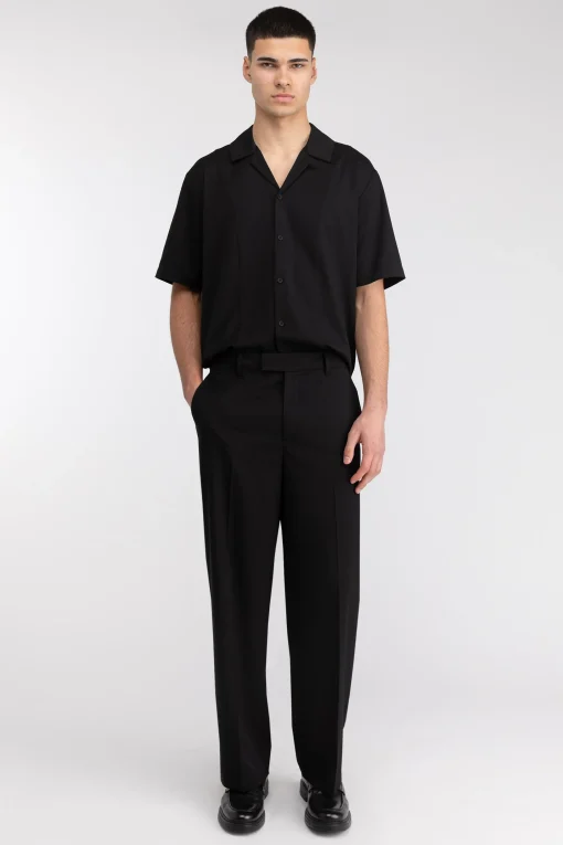 STRAIGHT LEG TROUSER