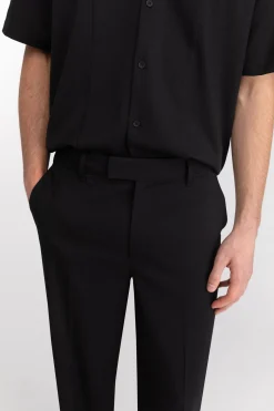 STRAIGHT LEG TROUSER