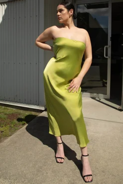 STRAPLESS SATIN DRESS