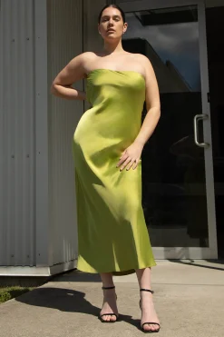 STRAPLESS SATIN DRESS
