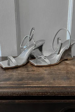 STRAPPY WEDGE SANDAL