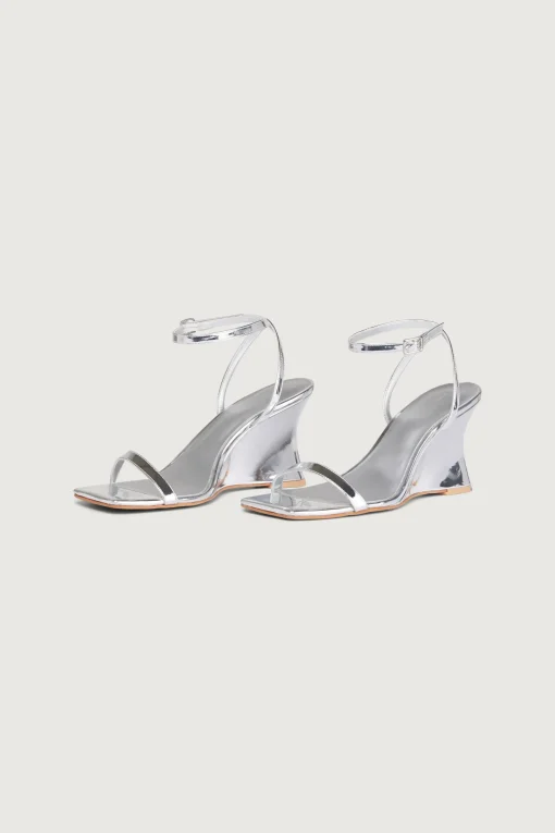 STRAPPY WEDGE SANDAL