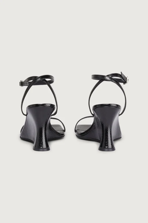 STRAPPY WEDGE SANDAL