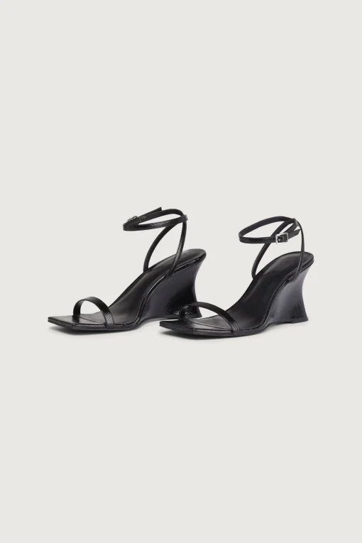 STRAPPY WEDGE SANDAL