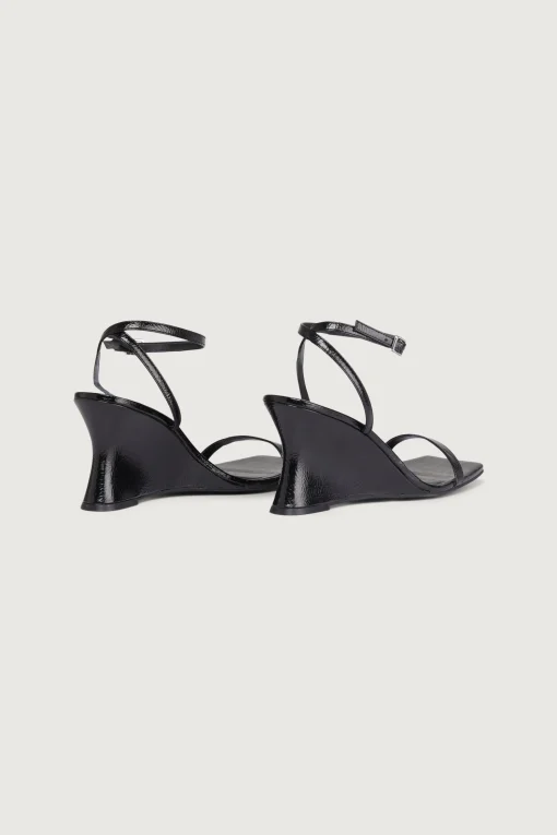 STRAPPY WEDGE SANDAL
