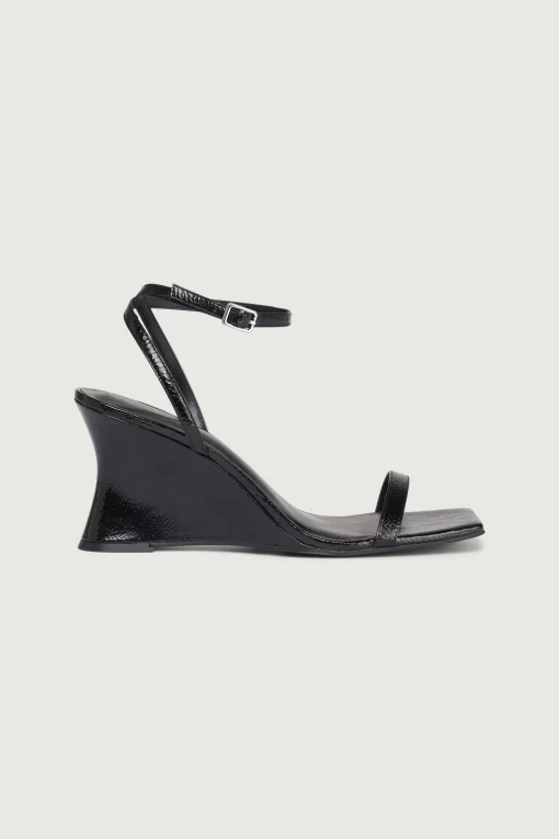 STRAPPY WEDGE SANDAL