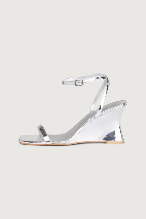 STRAPPY WEDGE SANDAL