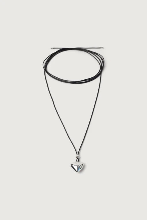 STRING NECKLACE WITH PENDANT