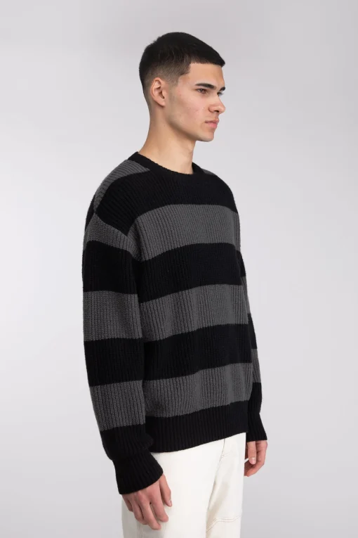 STRIPED CREWNECK SWEATER