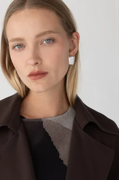 STUD SQUARE EARRING