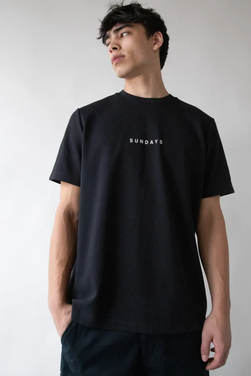 SUNDAY TEE
