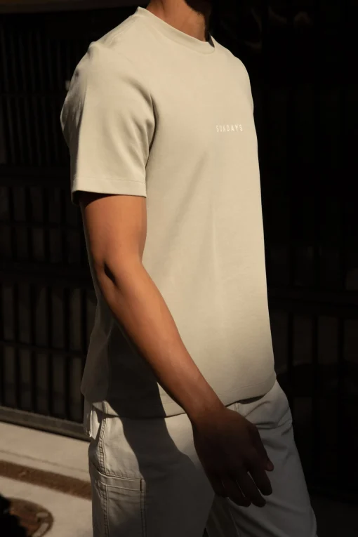 SUNDAY TEE